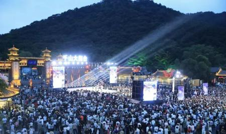 狂揽9000万赞！38万人在线！千山大舞台强势霸屏