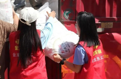 益海嘉里捐赠2万份自热米饭等生活物资，驰援广西受灾地区