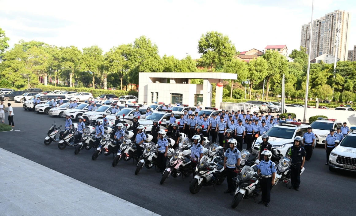 夏季治安整治百日攻坚 织密城乡立体防护网 - 湖南醴陵启动&ldquo;瓷城砺剑2026&rdquo;专项行动