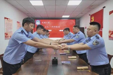鞍山铁西公安分局以师带徒传薪火 赓续枫桥守初心