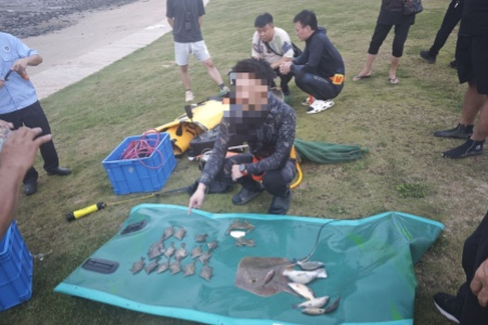 雷霆亮剑护蓝湾 厦门查获多起新型电鱼案