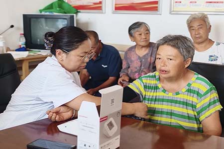 河北新河县：健康服务送进村 便民义诊暖人心