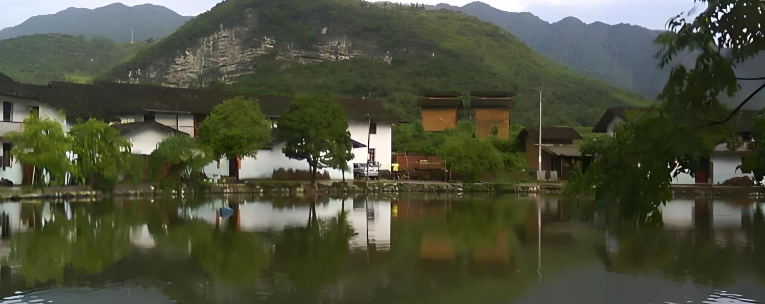 重构生活现场：一座湖边村庄的实验与可能