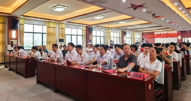 邵东市灵官殿镇第二届&ldquo;尊师重教 爱心共美&rdquo;奖学助学活动圆满举行 171名学子获助37.6万元