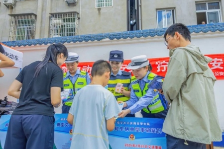 福建福安：派出所门口设常态服务点 40余部电动车接受&ldquo;体检&rdquo;
