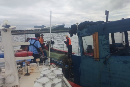 厦门海洋执法快速响应 一举查获2艘非法捕捞船舶
