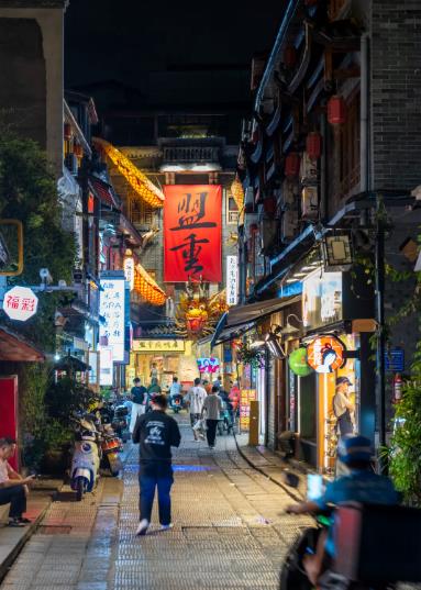 百年&ldquo;锈带&rdquo;重生记：长沙用&ldquo;绣花功夫&rdquo;绣出&ldquo;快乐秀带&rdquo;