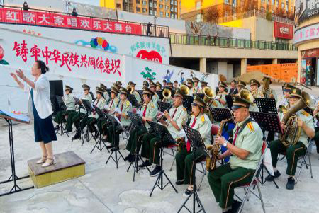 红歌嘹亮歌颂鹤城 齐齐哈尔市铁锋区欢乐大舞台群众文化品牌绽放惠民光彩