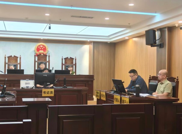 行政机关负责人出庭应诉 庭审现场变身法治课堂 - 株洲市渌口区推动&ldquo;关键少数&rdquo;带头学法用法
