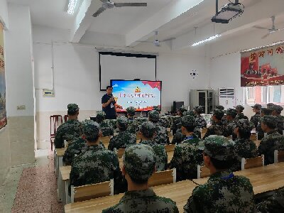 长汀县多部门联合送法进军营 为预定新兵上好役前法治&ldquo;第一课&rdquo;