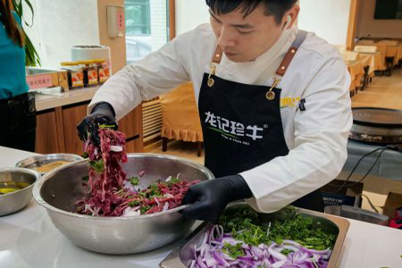 齐齐哈尔龙记珍牛：以全产业链智造重塑非遗烤肉产业新标杆