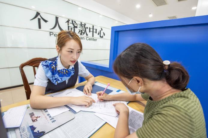 告别&ldquo;日息万五&rdquo;话术迷雾：个贷融资成本自律规范落地，透明定价时代开启