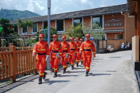 福建漳州多部门联动除隐患 守护南靖土楼平安迎中秋