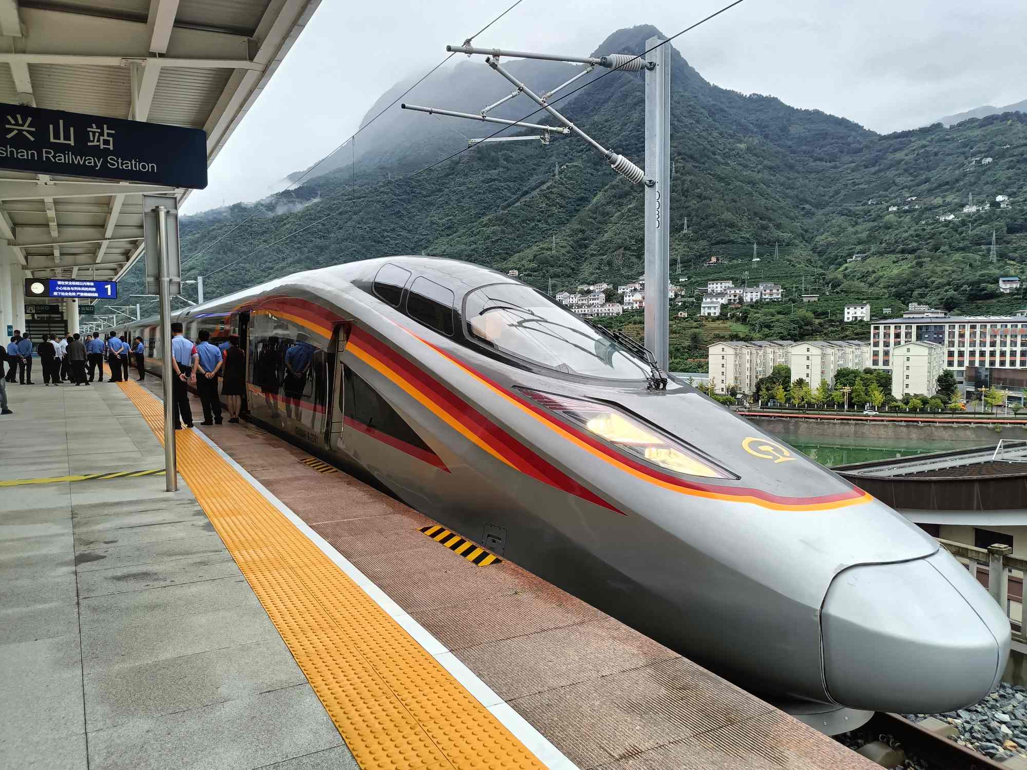 宜兴高铁今日开通运营