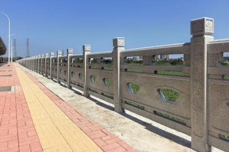 福建自研UHPC新材料栏杆落地福州机场第二高速 以&ldquo;以超代石&rdquo;技术革新赋能交通基建升级