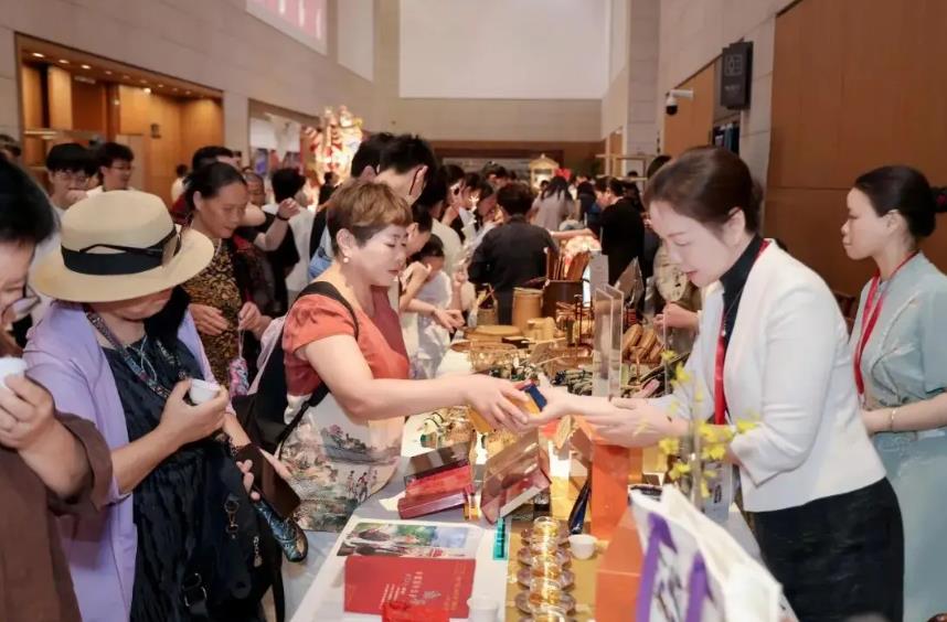 从&ldquo;看景&rdquo;到&ldquo;入戏&rdquo;：国庆假期文化消费掀起&ldquo;参与式&rdquo;浪潮