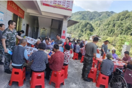 福建长汀：情暖重阳敬桑榆 兵心赤诚显担当