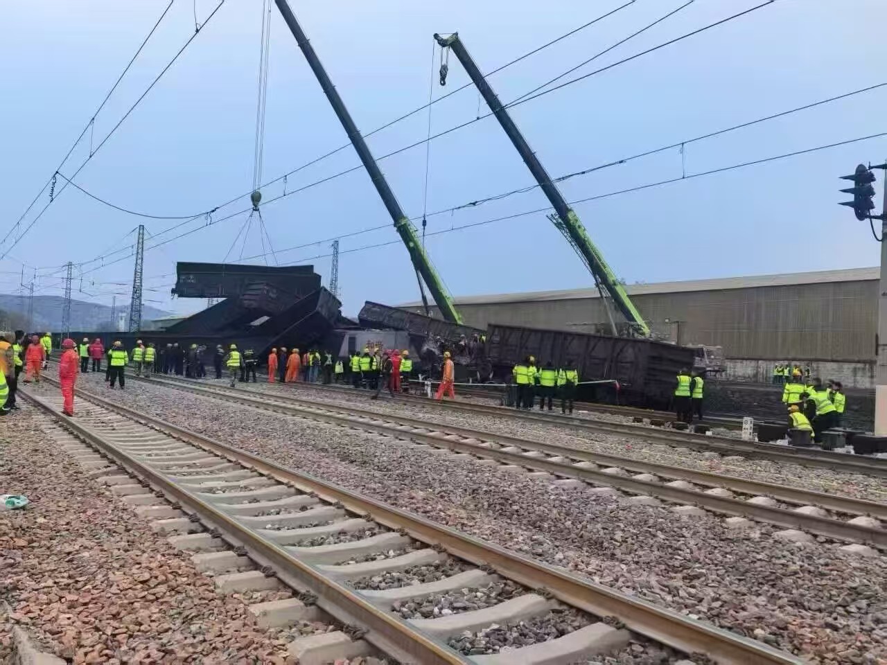 太焦铁路西武匠站发生车辆溜逸相撞事故