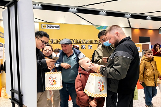 全国首个美团AI俄语接待员落地绥芬河 中俄跨境消费服务再添&ldquo;数字引擎&rdquo;