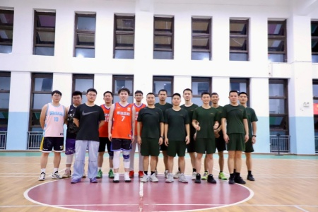 纪念红军长征胜利90周年 福建高速与厦门武警联合举办篮球友谊赛传承长征精神